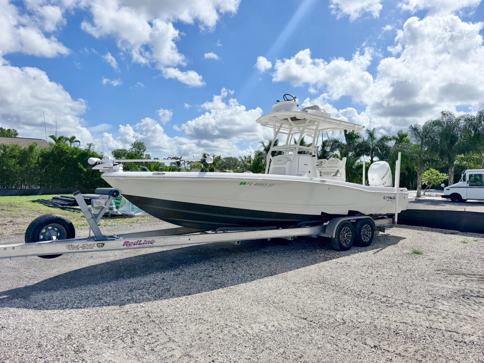 28ft Caymas Yacht For Sale