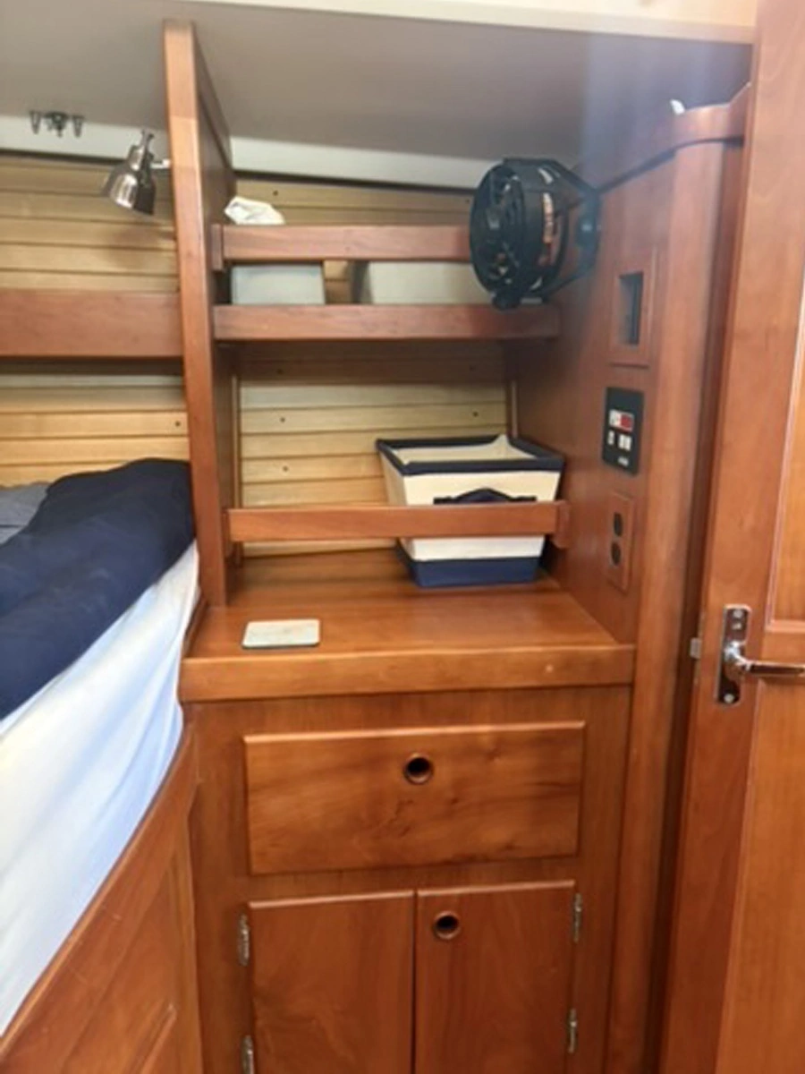 Owner's Cabin to Stbd