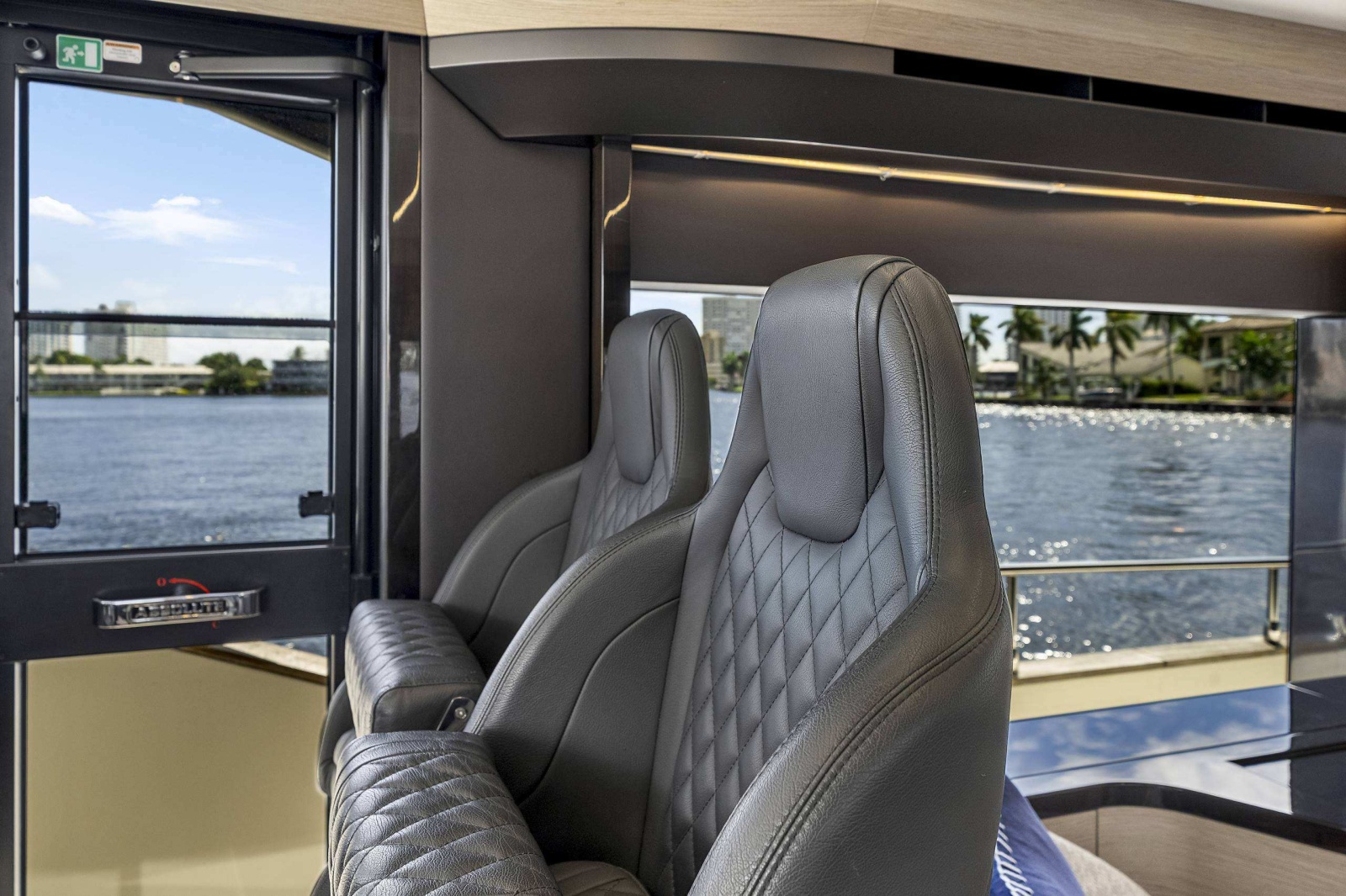 2022 Absolute Navetta 58