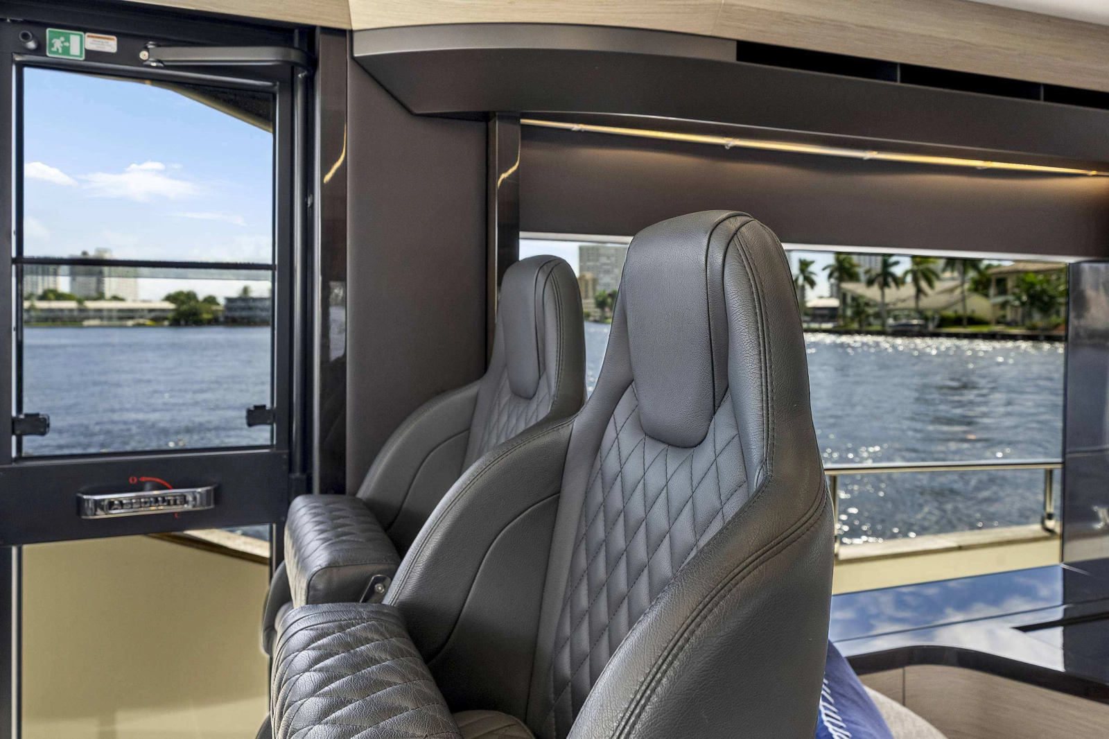 2022 Absolute Navetta 58