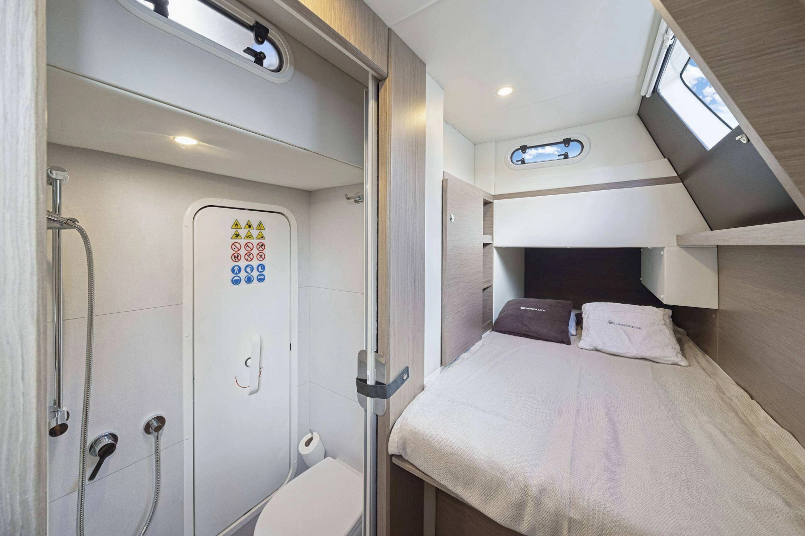 2022 Absolute Navetta 58