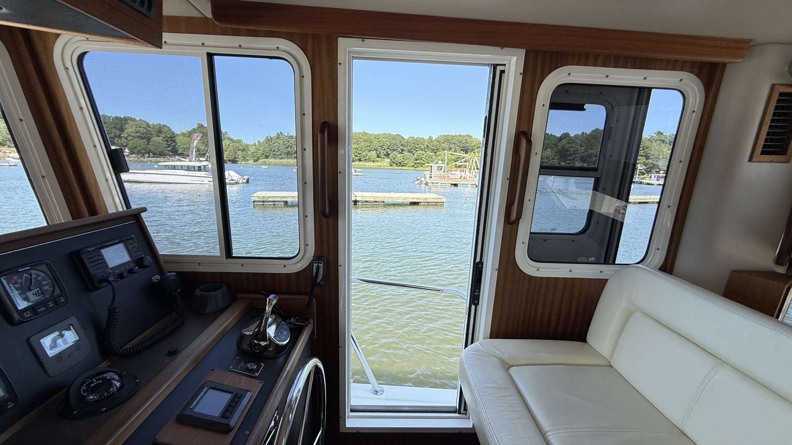 2012 American Tug 