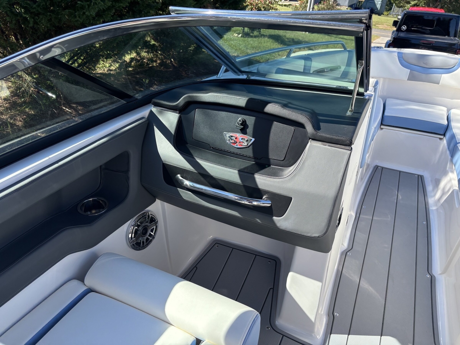 2023 Chaparral 247 SSX