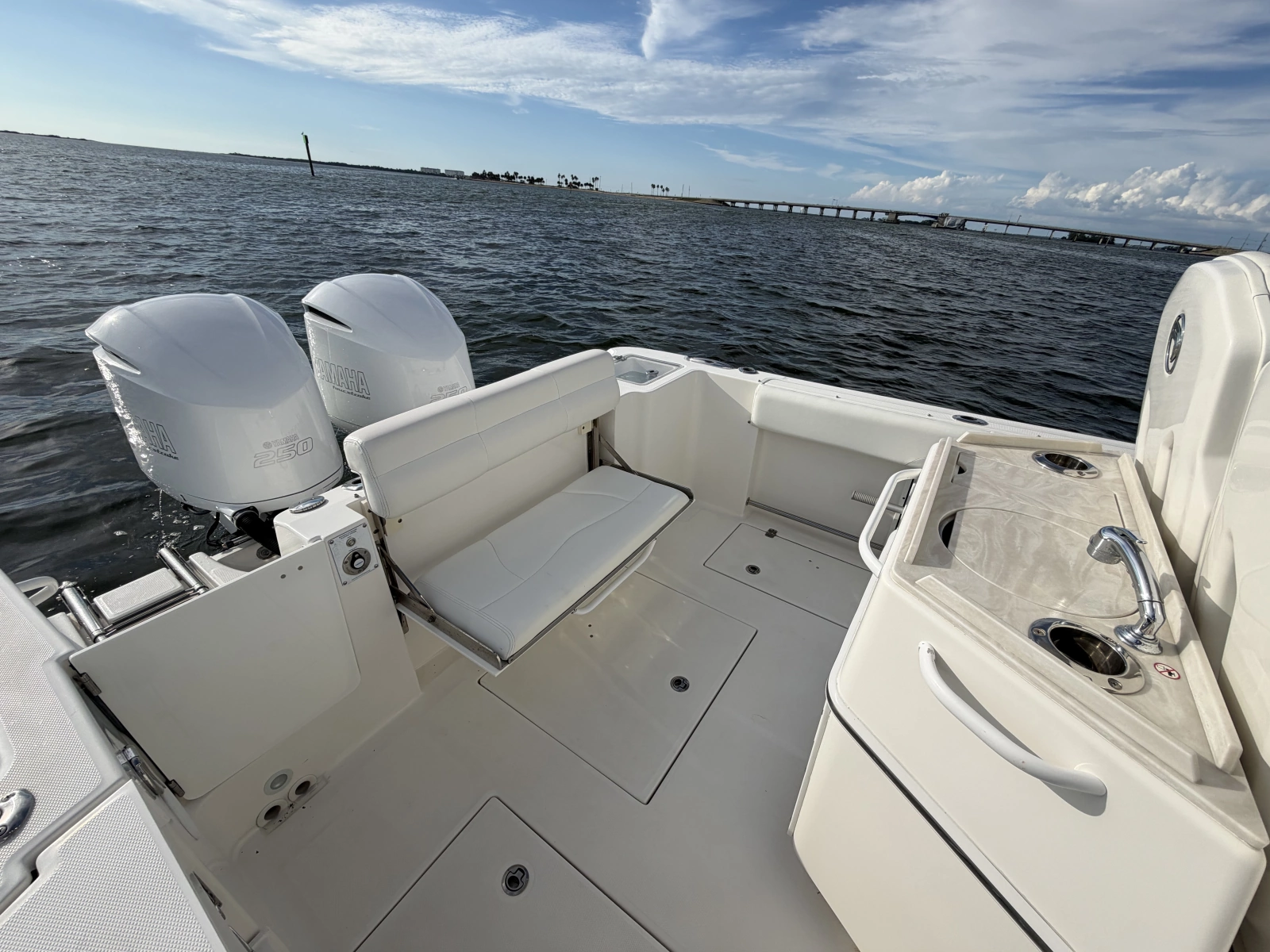 2020 Edgewater 262CC