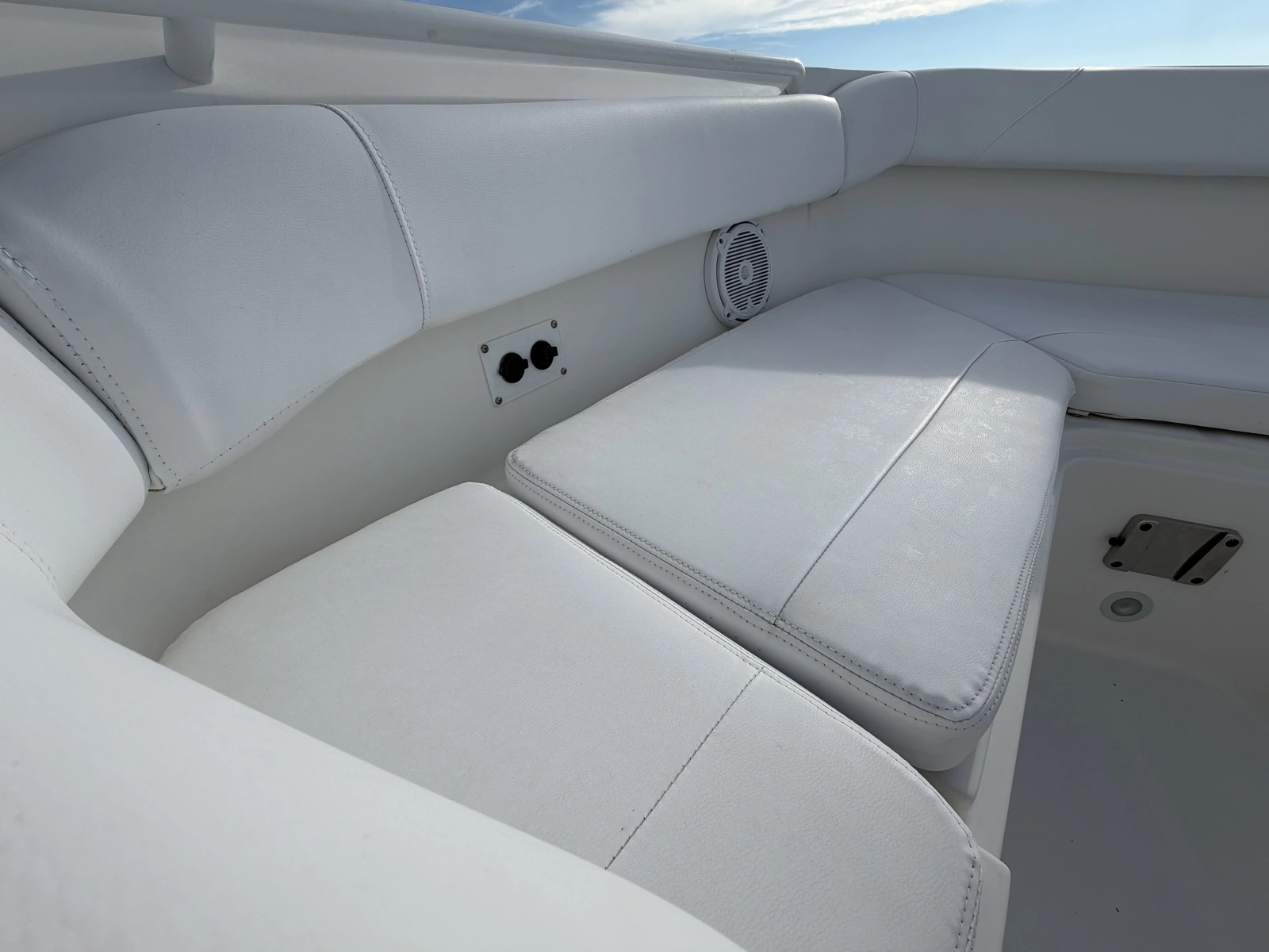 2020 Edgewater 262CC