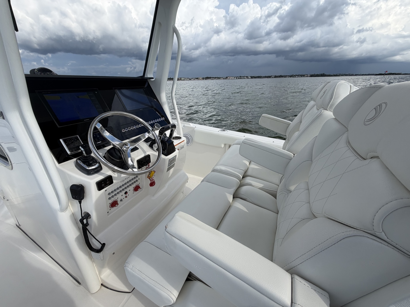 2020 Edgewater 262CC