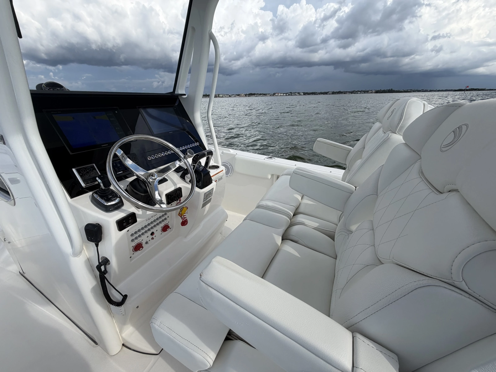2020 Edgewater 262CC
