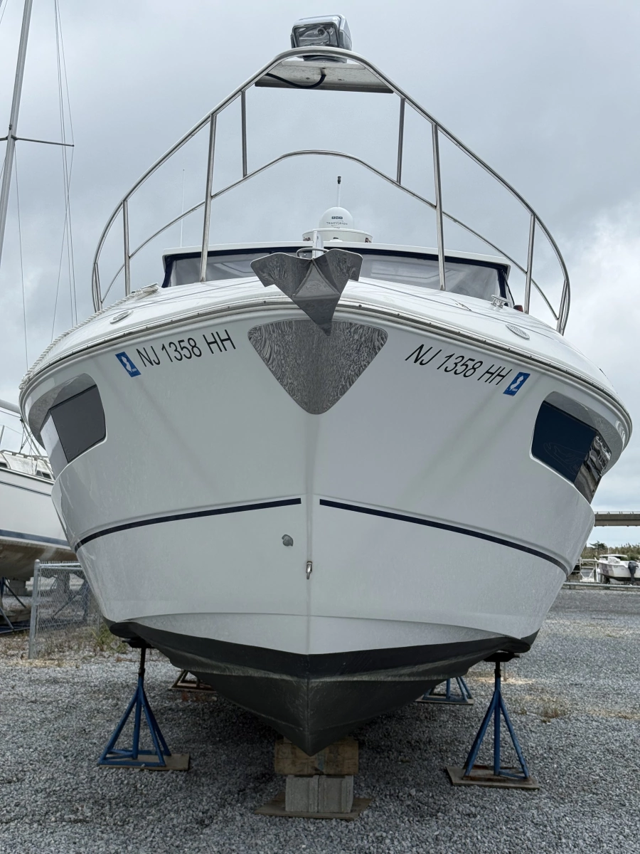 2016 Cruisers Yachts 350 Express