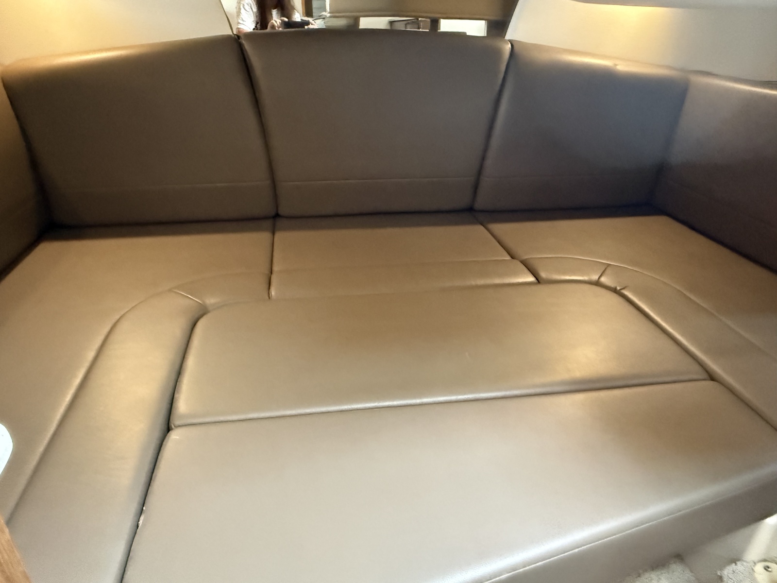 2016 Cruisers Yachts 350 Express