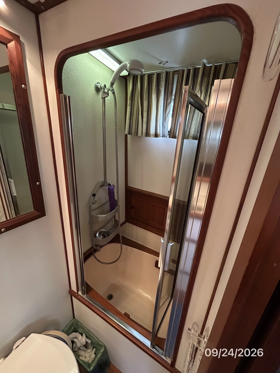 36' Monk master stateroom shower