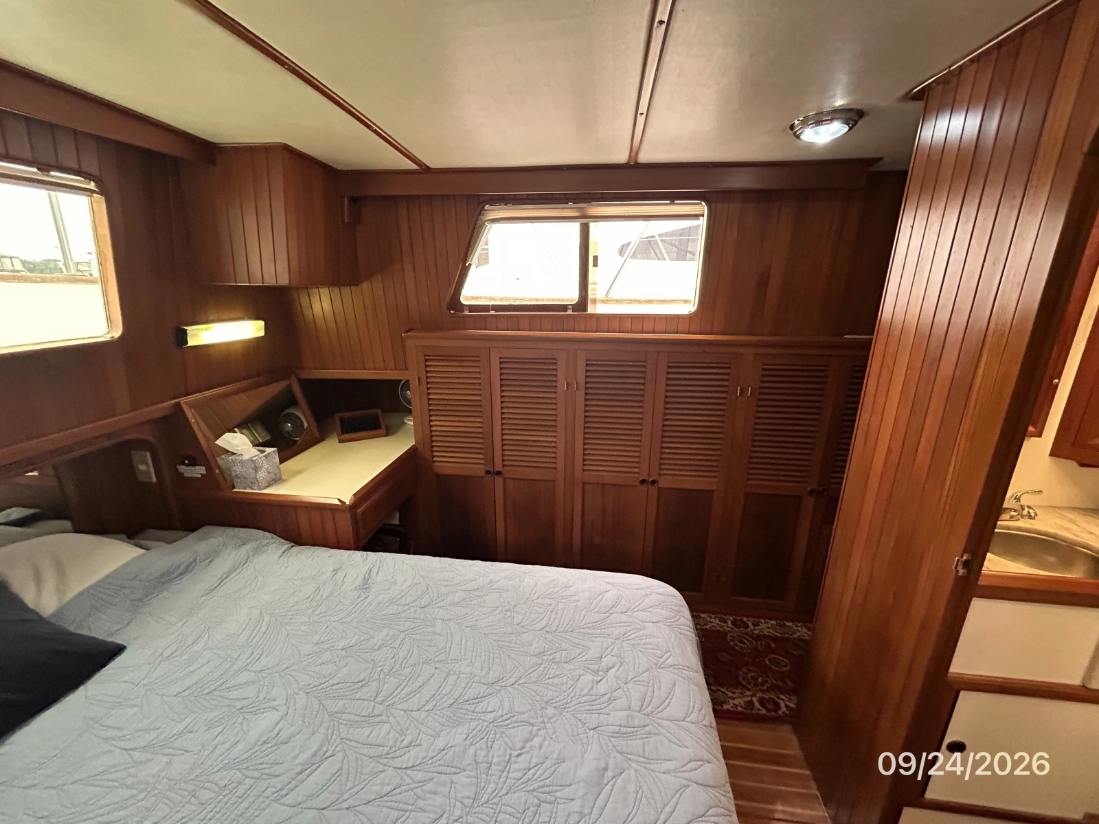 36' Monk master stateroom port