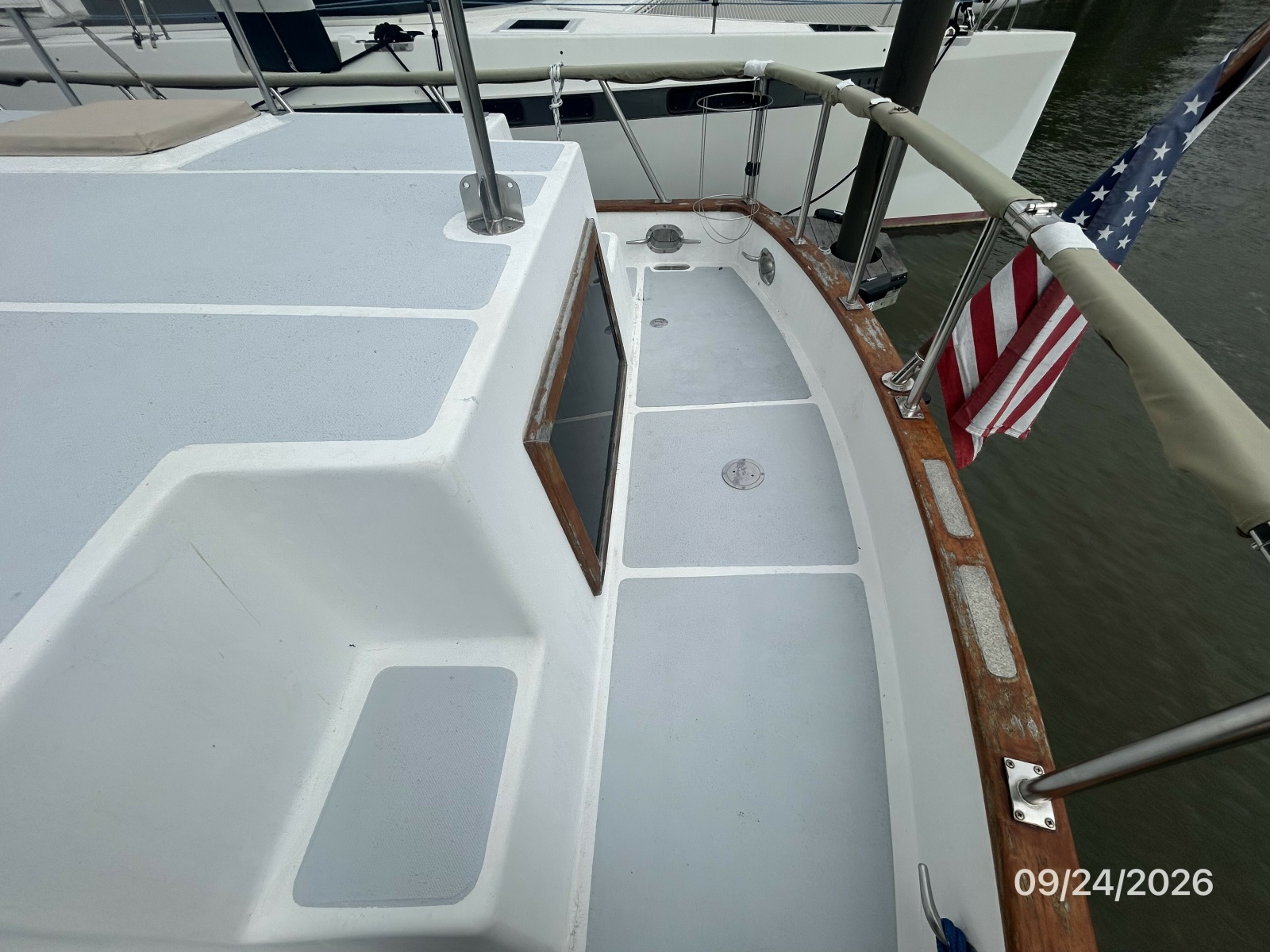 36' Monk aftdeck starboard