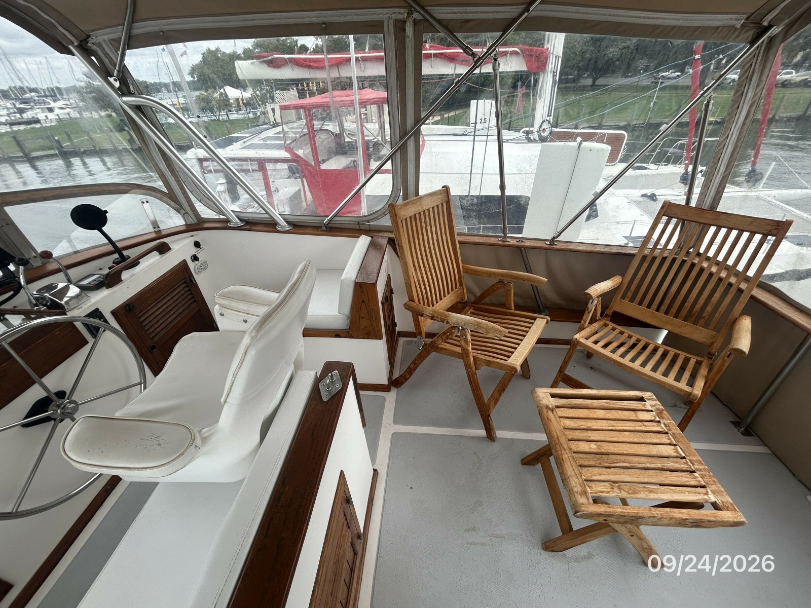 36' Monk flybridge starboard
