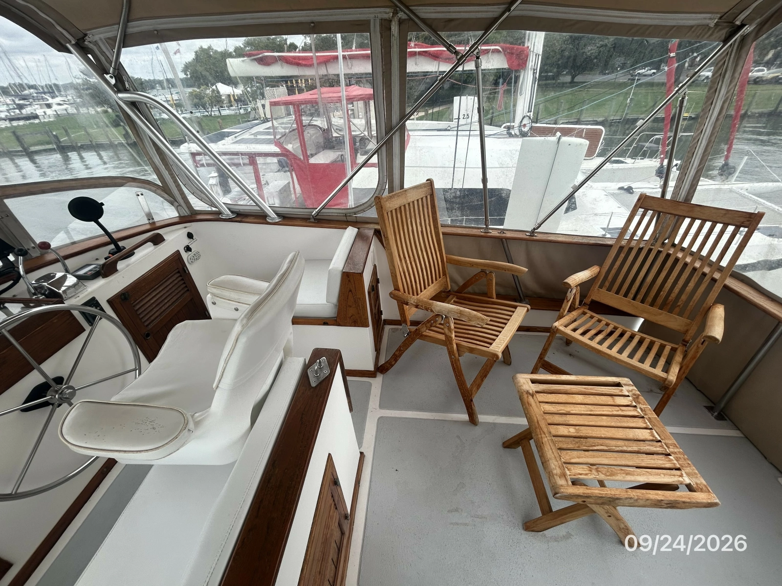 36' Monk flybridge starboard