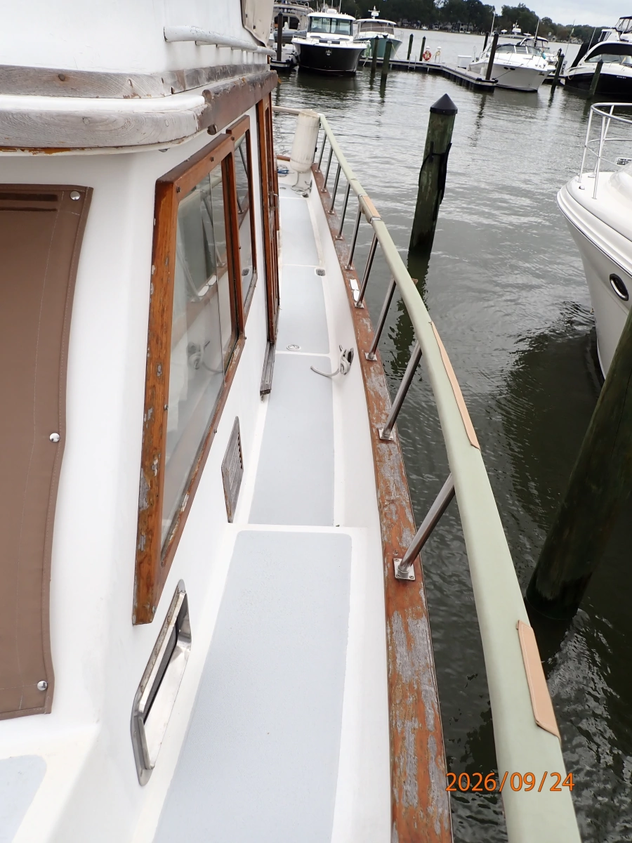 36' Monk port side deck2
