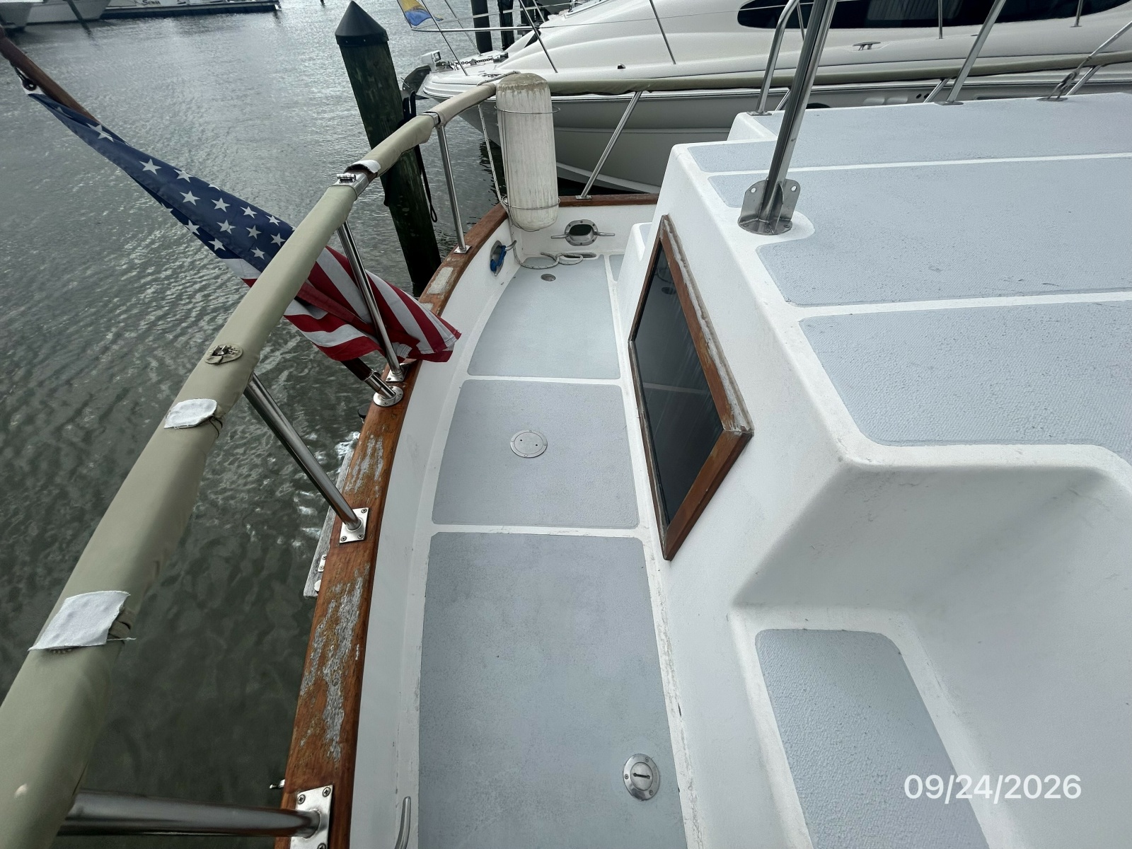 36' Monk aftdeck port