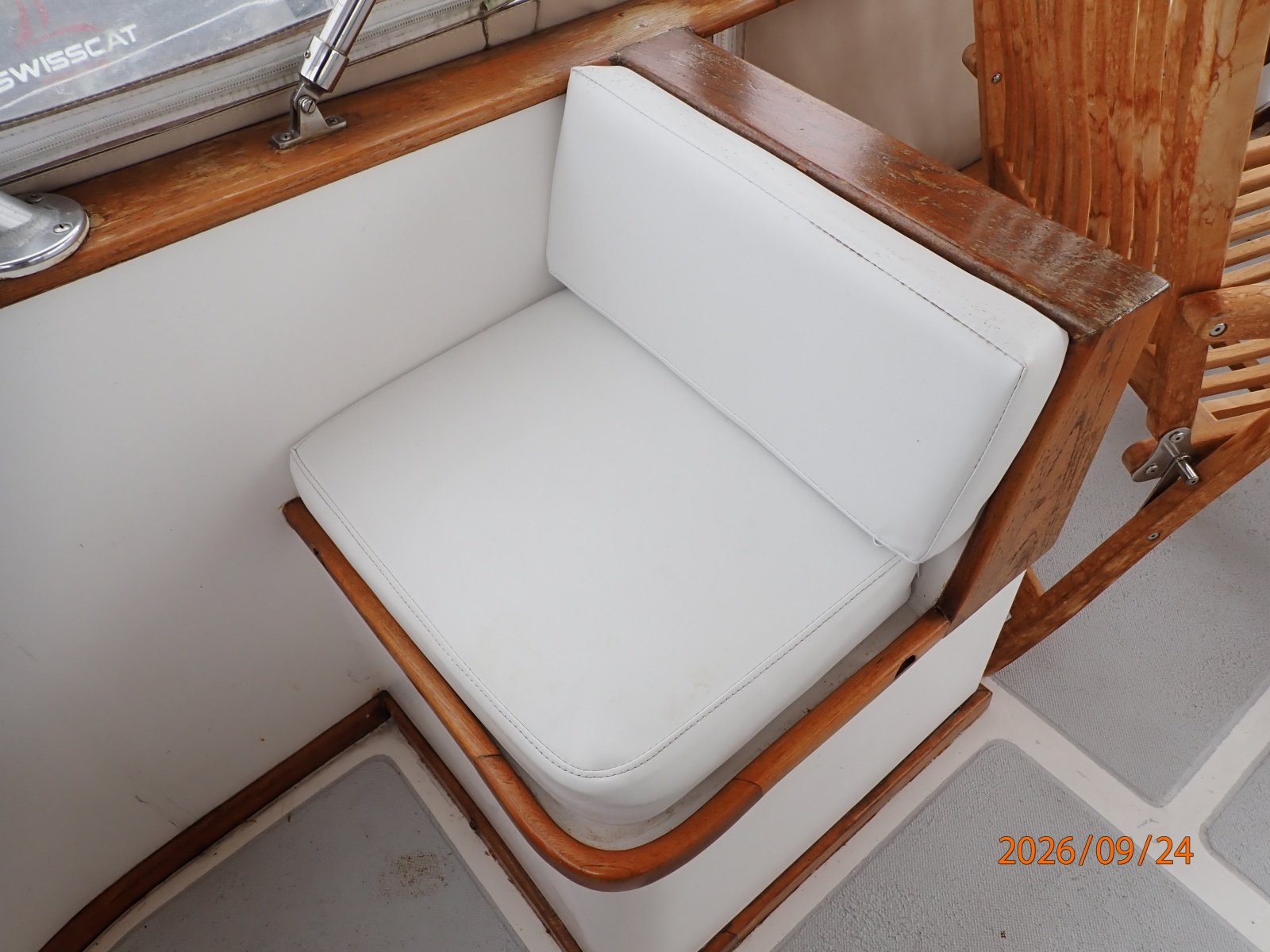36' Monk flybridge starboard forward seating