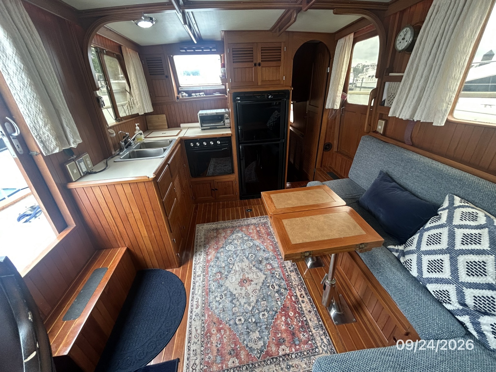 36' Monk salon aft