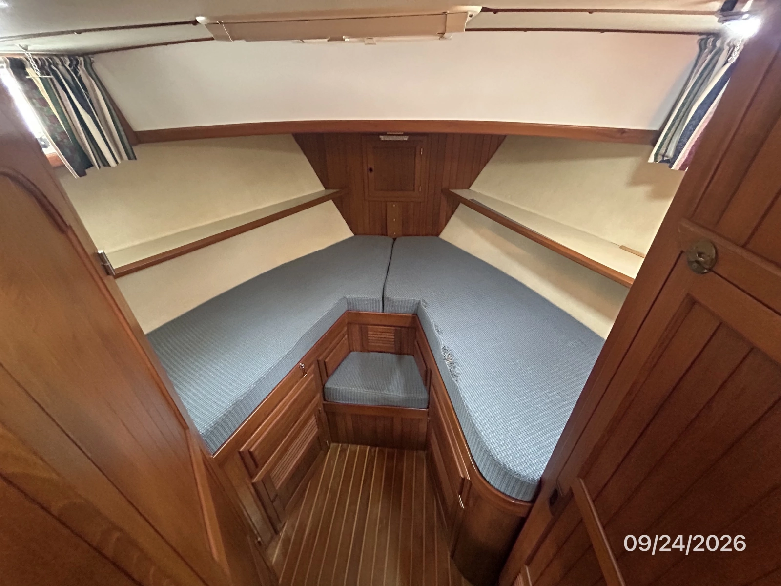 36' Monk guest stateroom