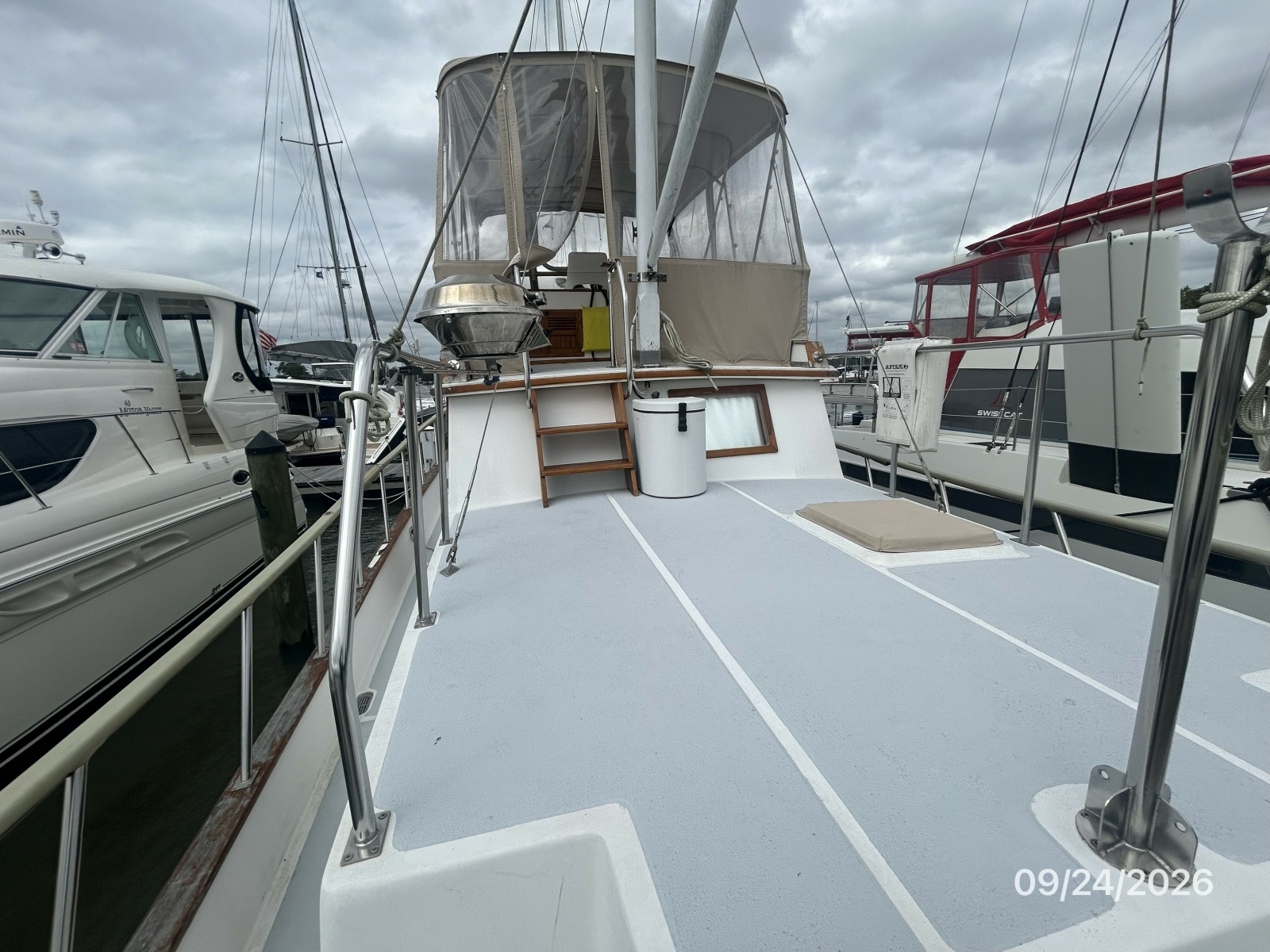 36' Monk trunk cabin forward