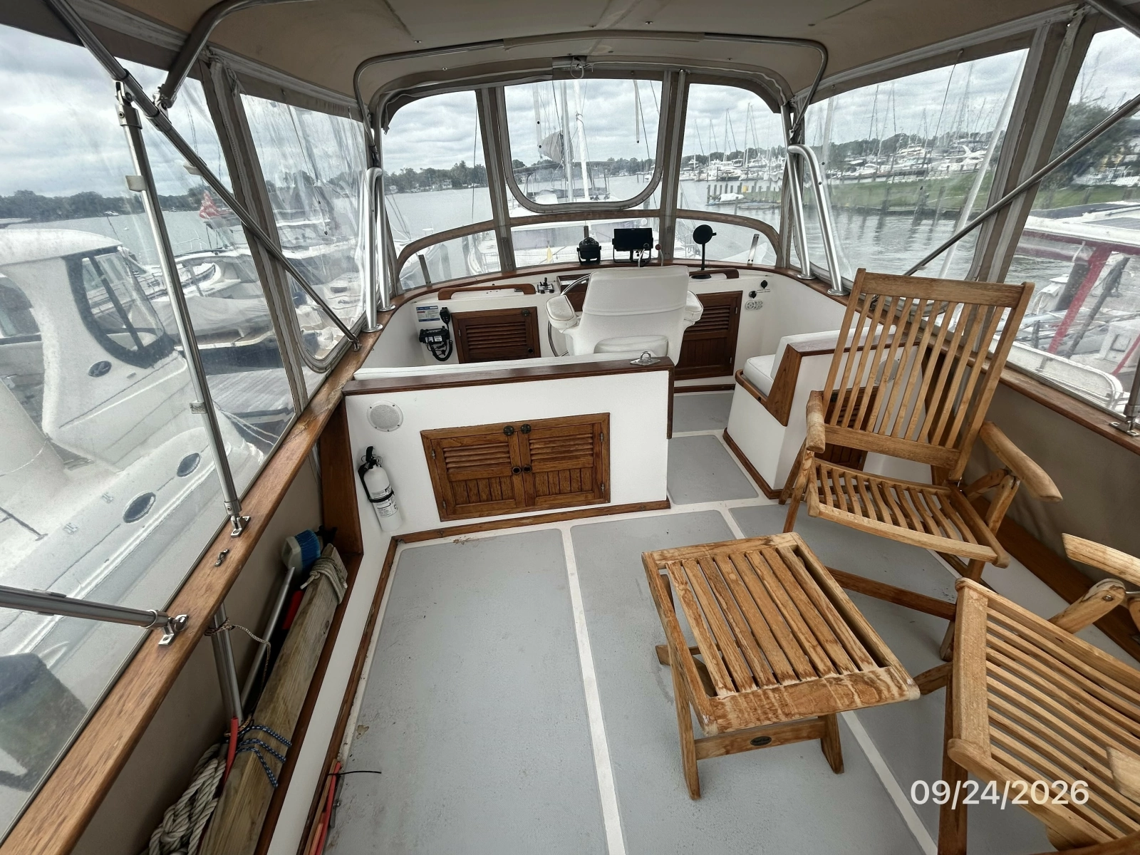 36' Monk flybridge forward