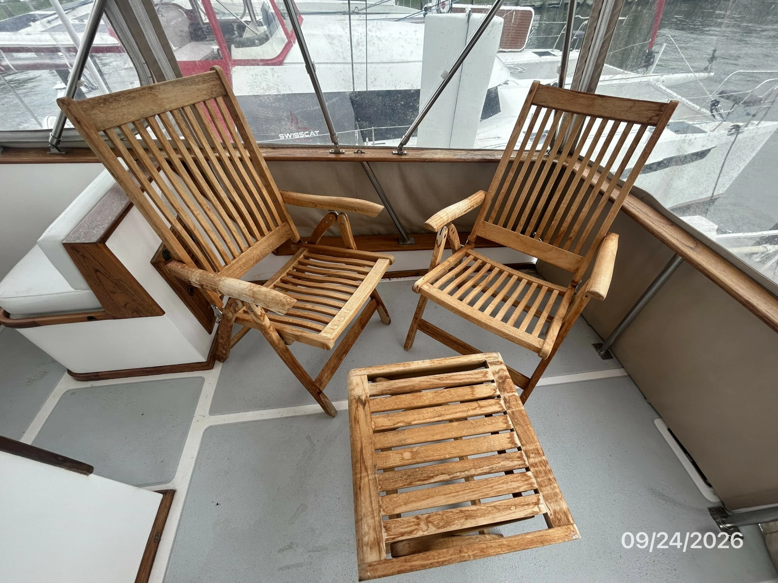 36' Monk flybridge aft seating