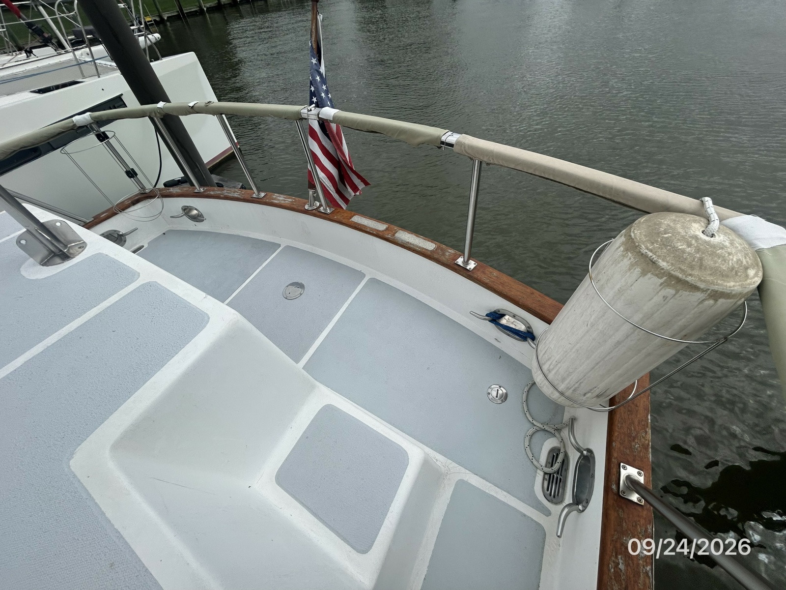 36' Monk aftdeck1
