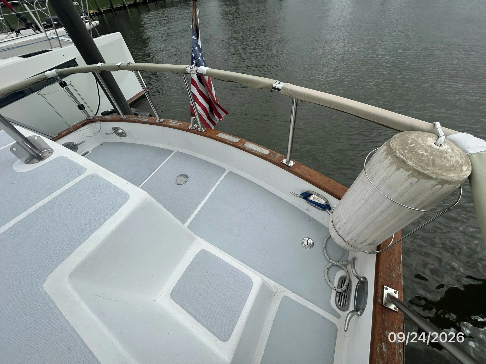 36' Monk aftdeck1