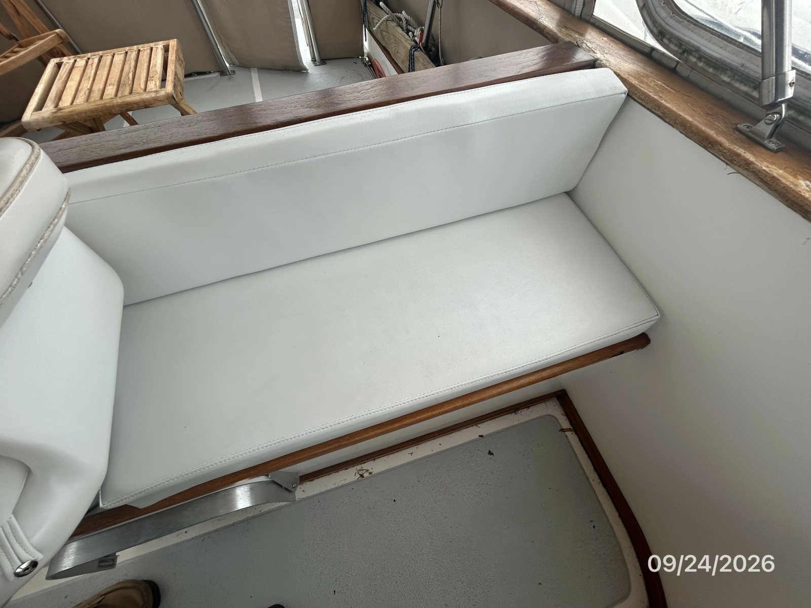36' Monk flybridge port forward seating