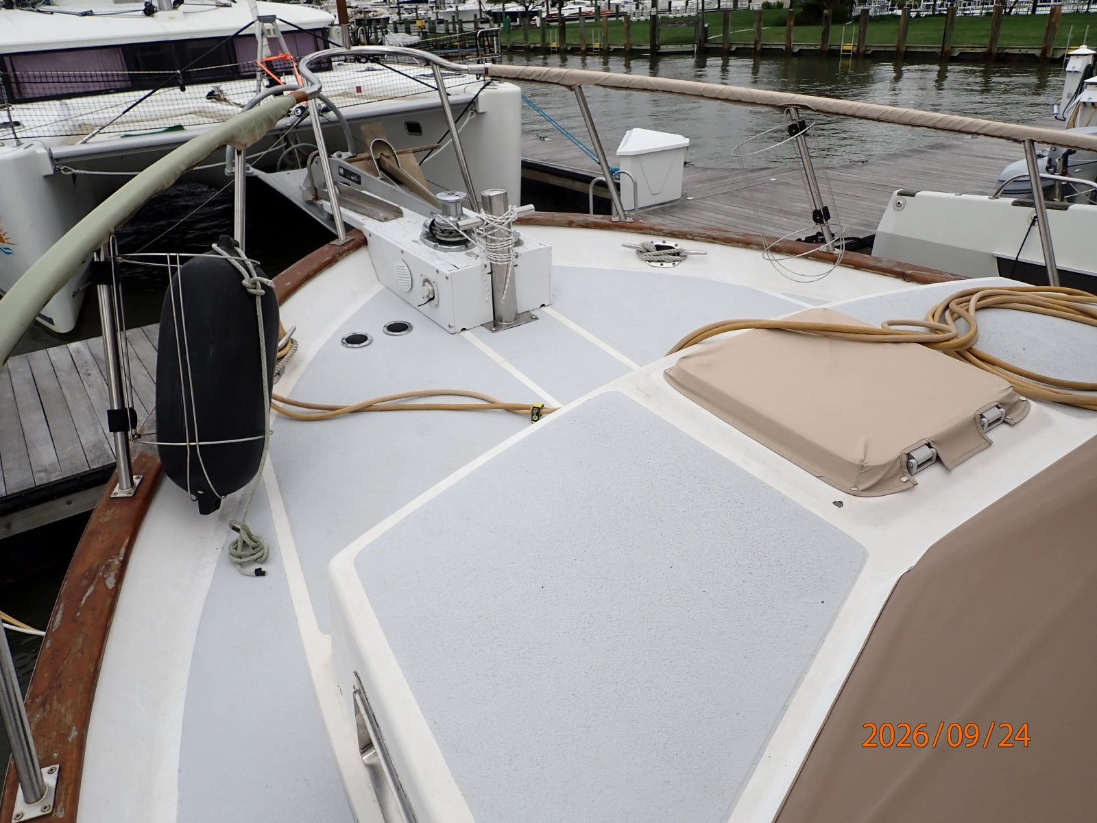 36' Monk foredeck1