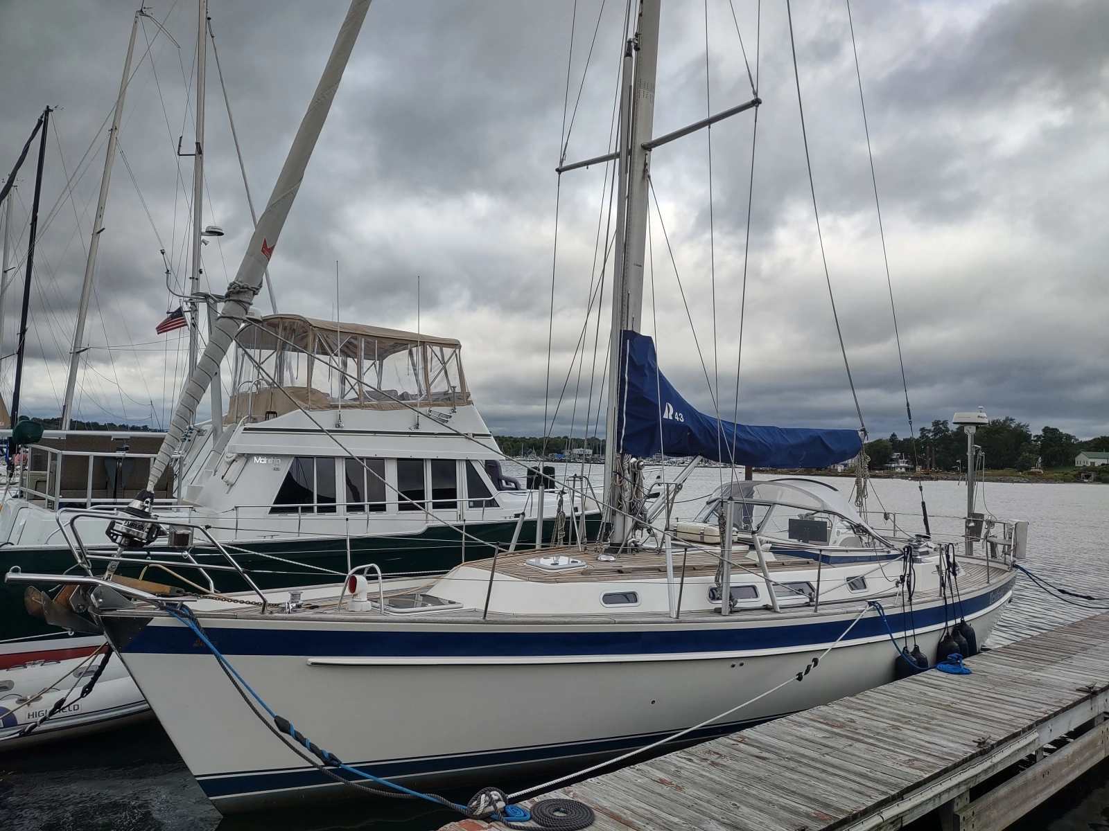 2004 Hallberg-Rassy 43