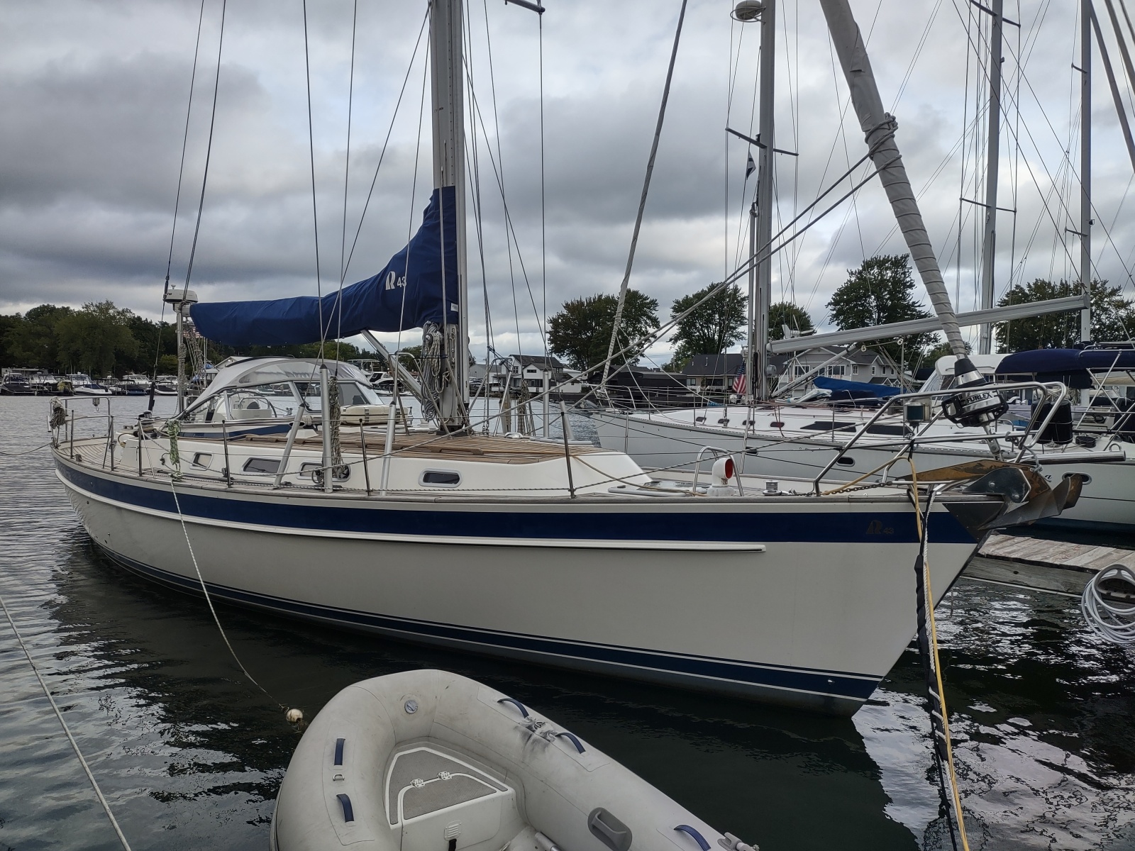 2004 Hallberg-Rassy 43