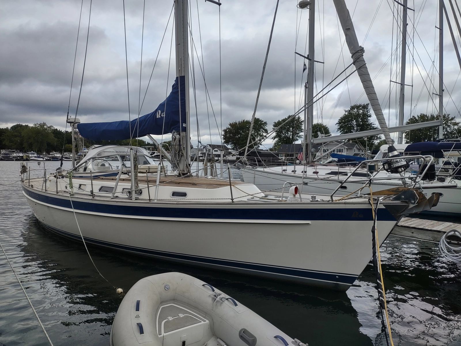 2004 Hallberg-Rassy 43