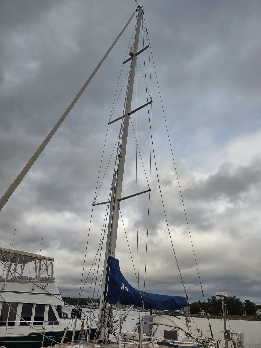 2004 Hallberg-Rassy 43