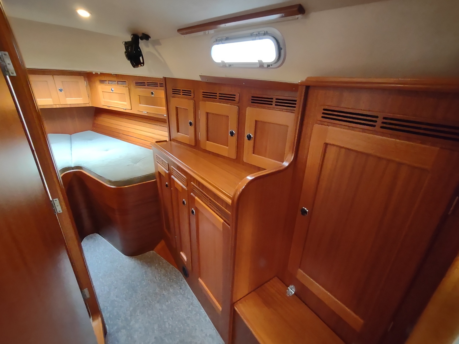 2004 Hallberg-Rassy 43