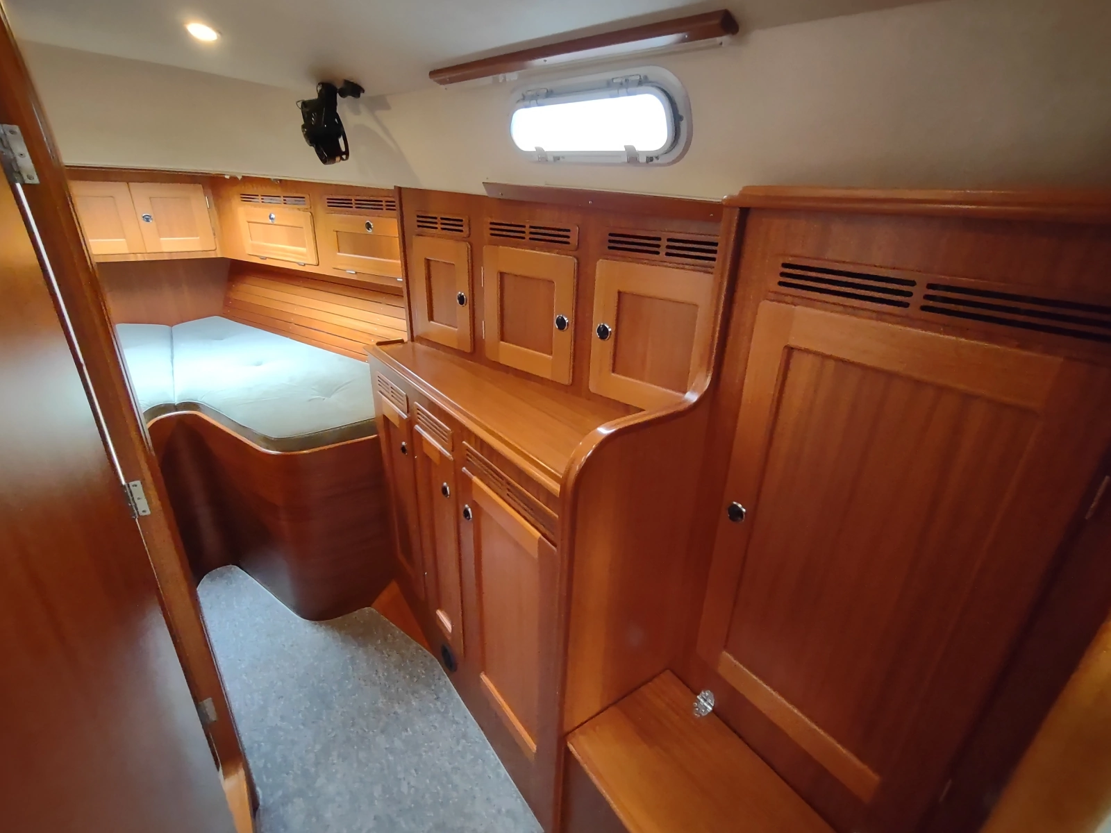 2004 Hallberg-Rassy 43