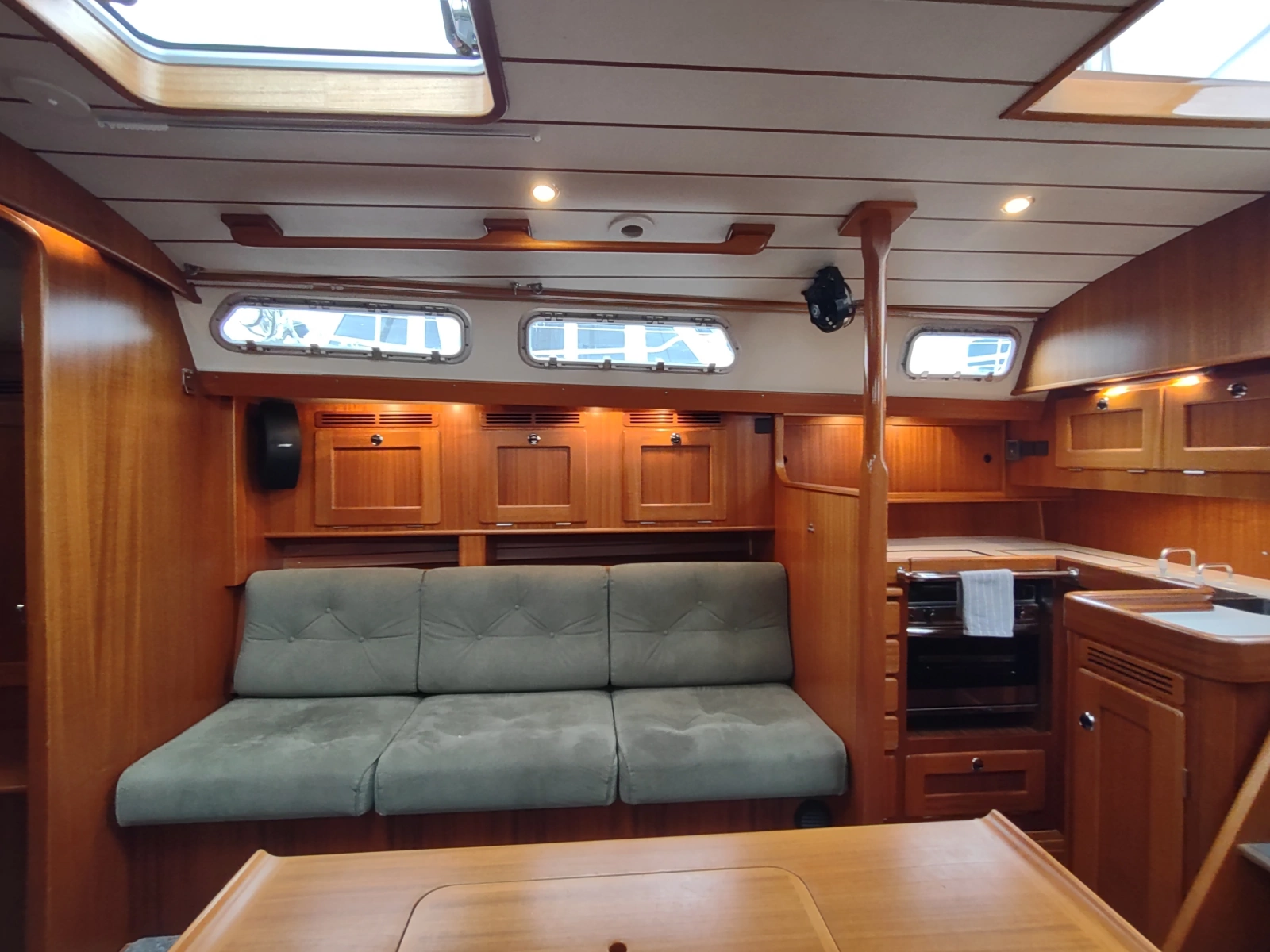 2004 Hallberg-Rassy 43