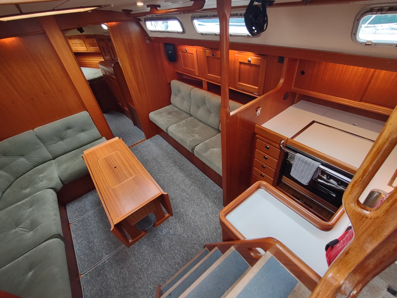2004 Hallberg-Rassy 43