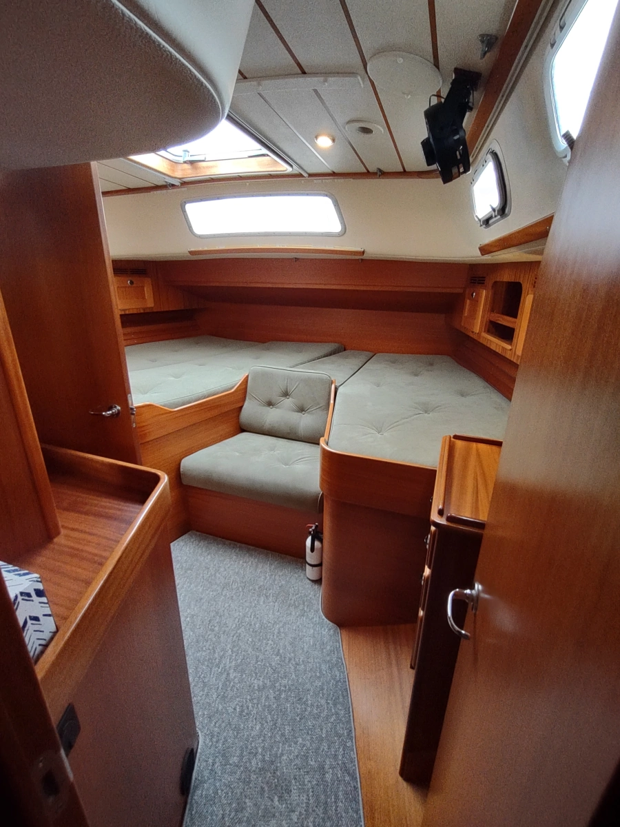2004 Hallberg-Rassy 43