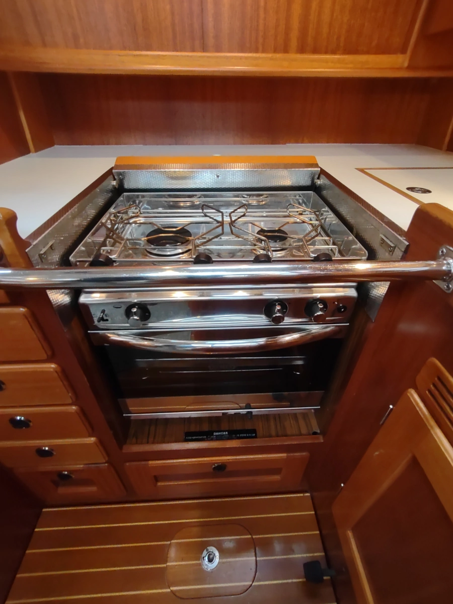 2004 Hallberg-Rassy 43