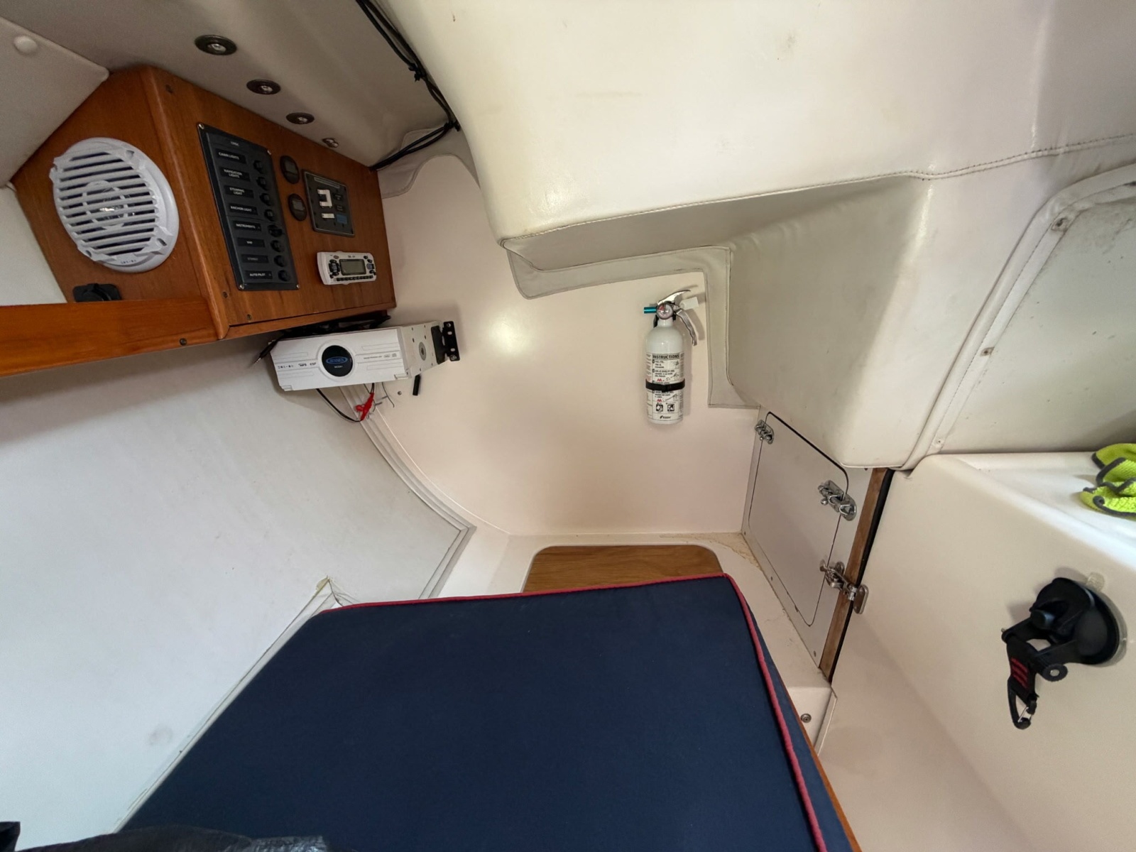 2005 J Boats J100