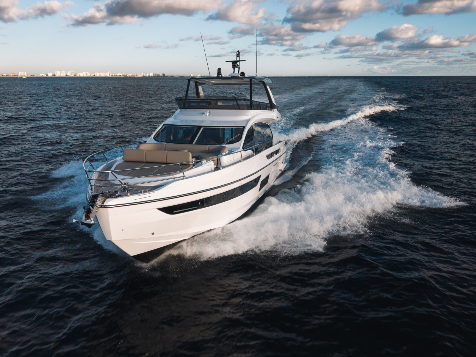 2025 Azimut Fly 72