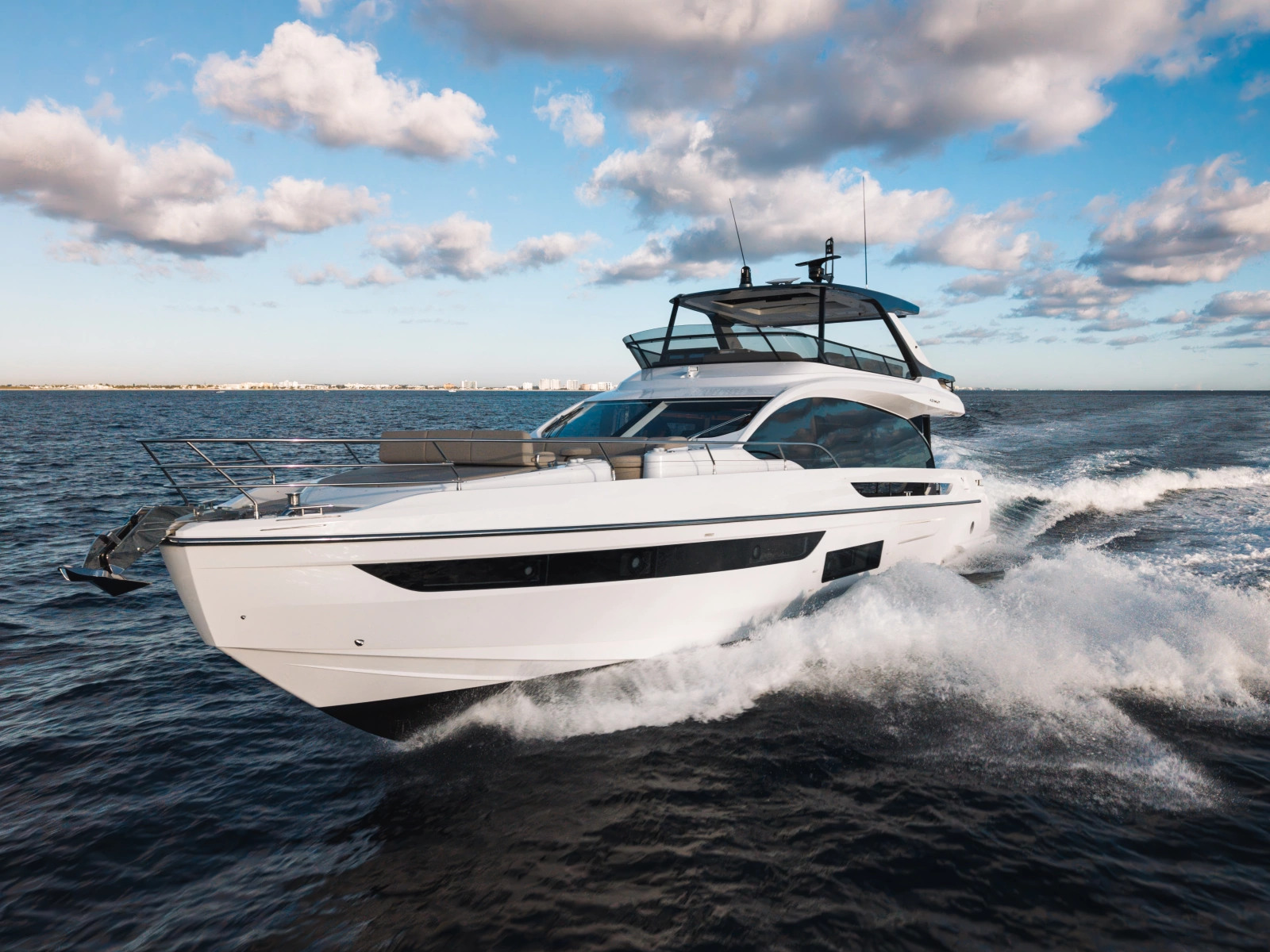 72ft Azimut Yacht For Sale