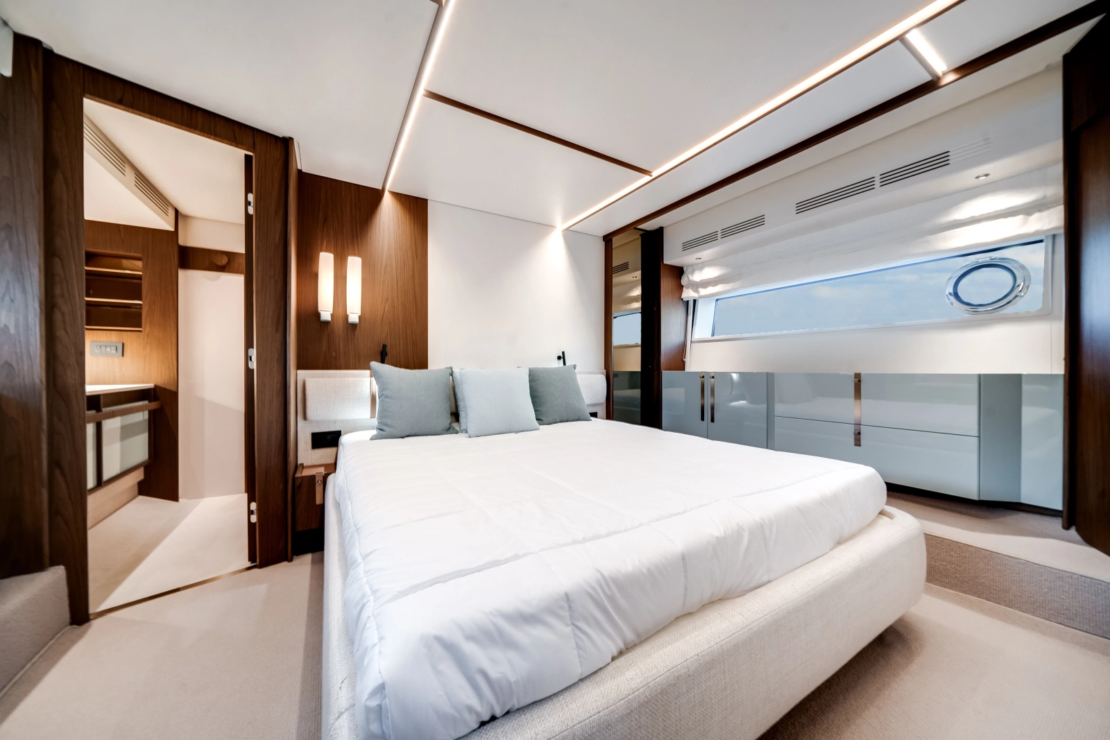 72ft Azimut Yacht For Sale