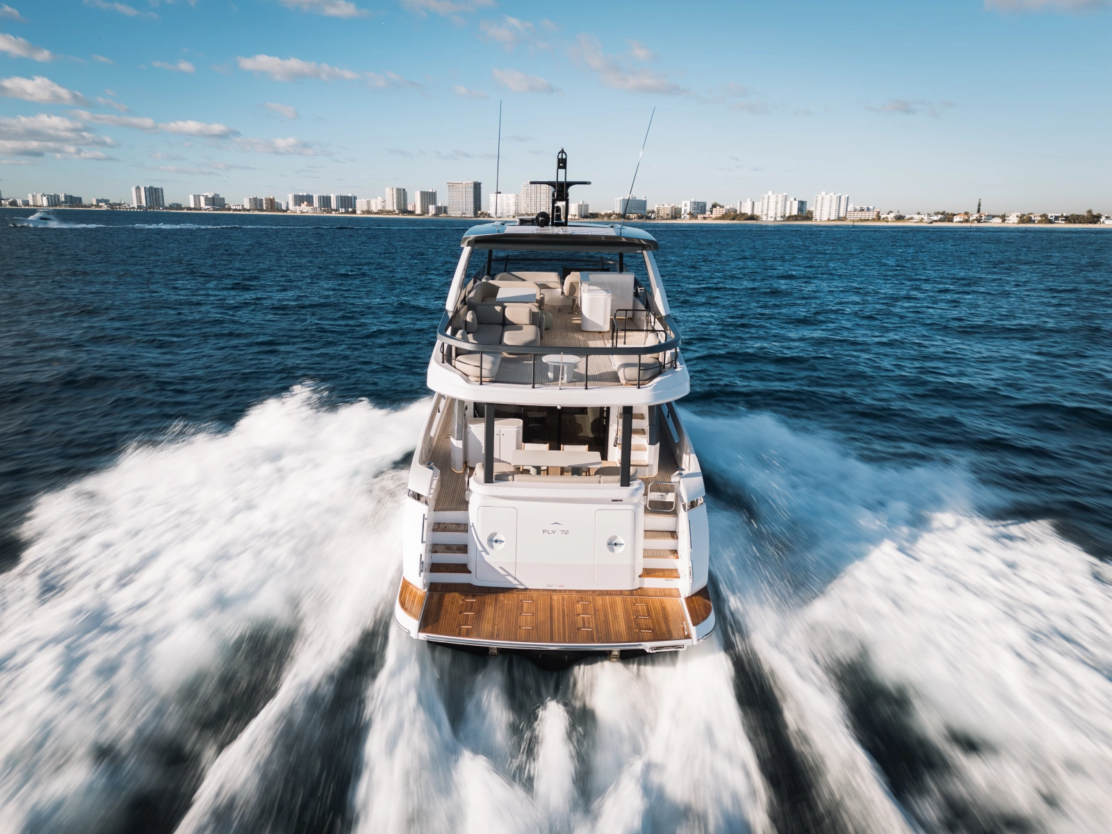 72ft Azimut Yacht For Sale
