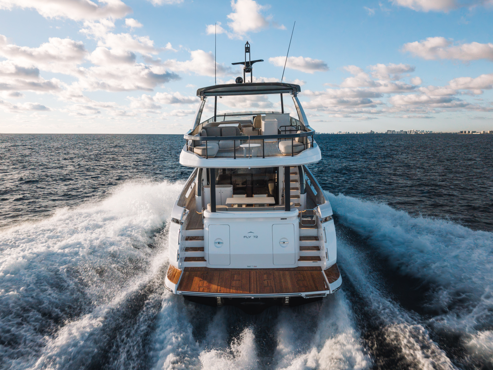 2025 Azimut Fly 72