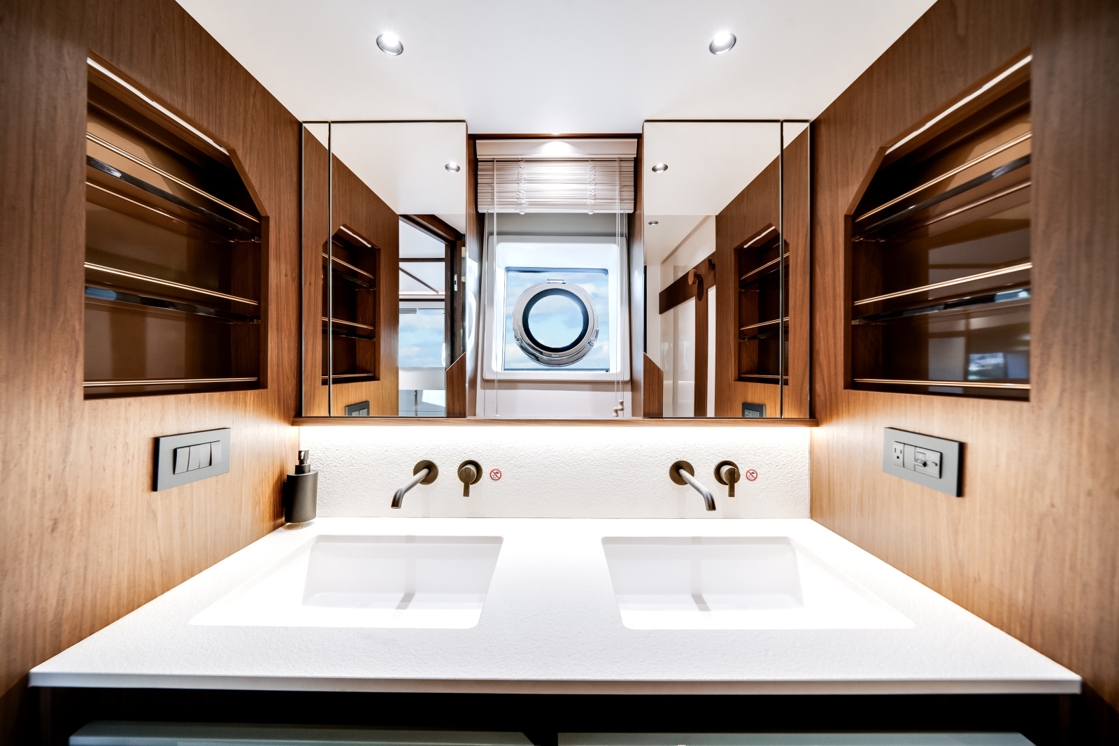 2025 Azimut Fly 72