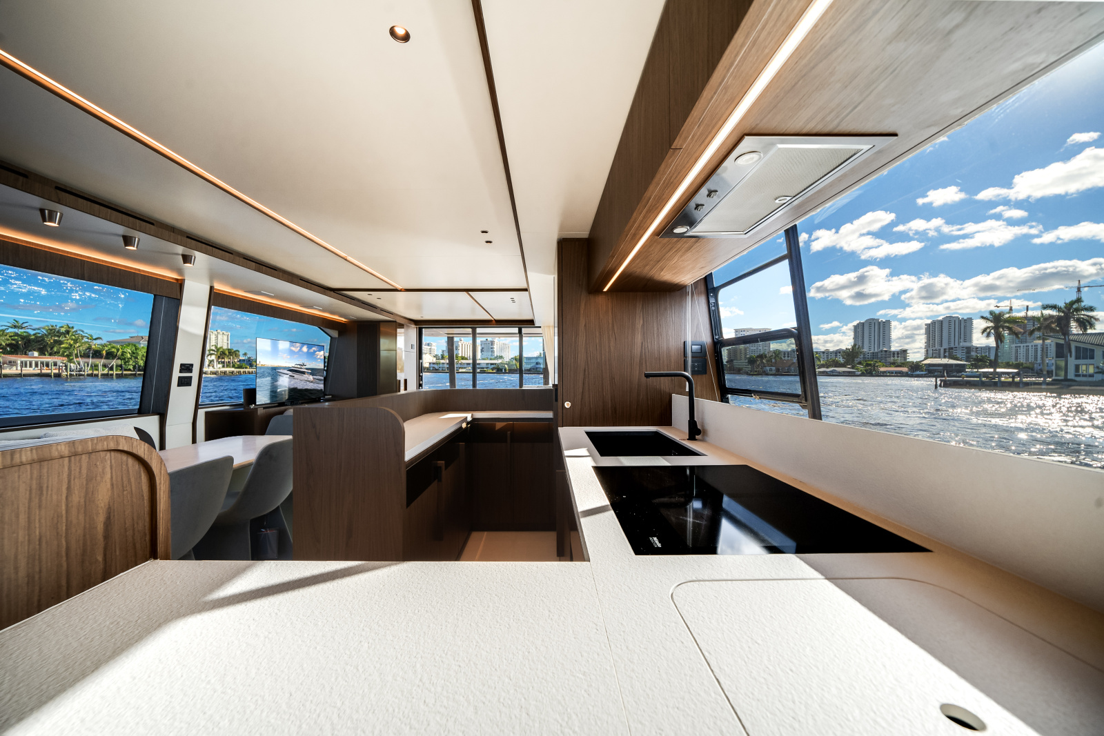 2025 Azimut Fly 72