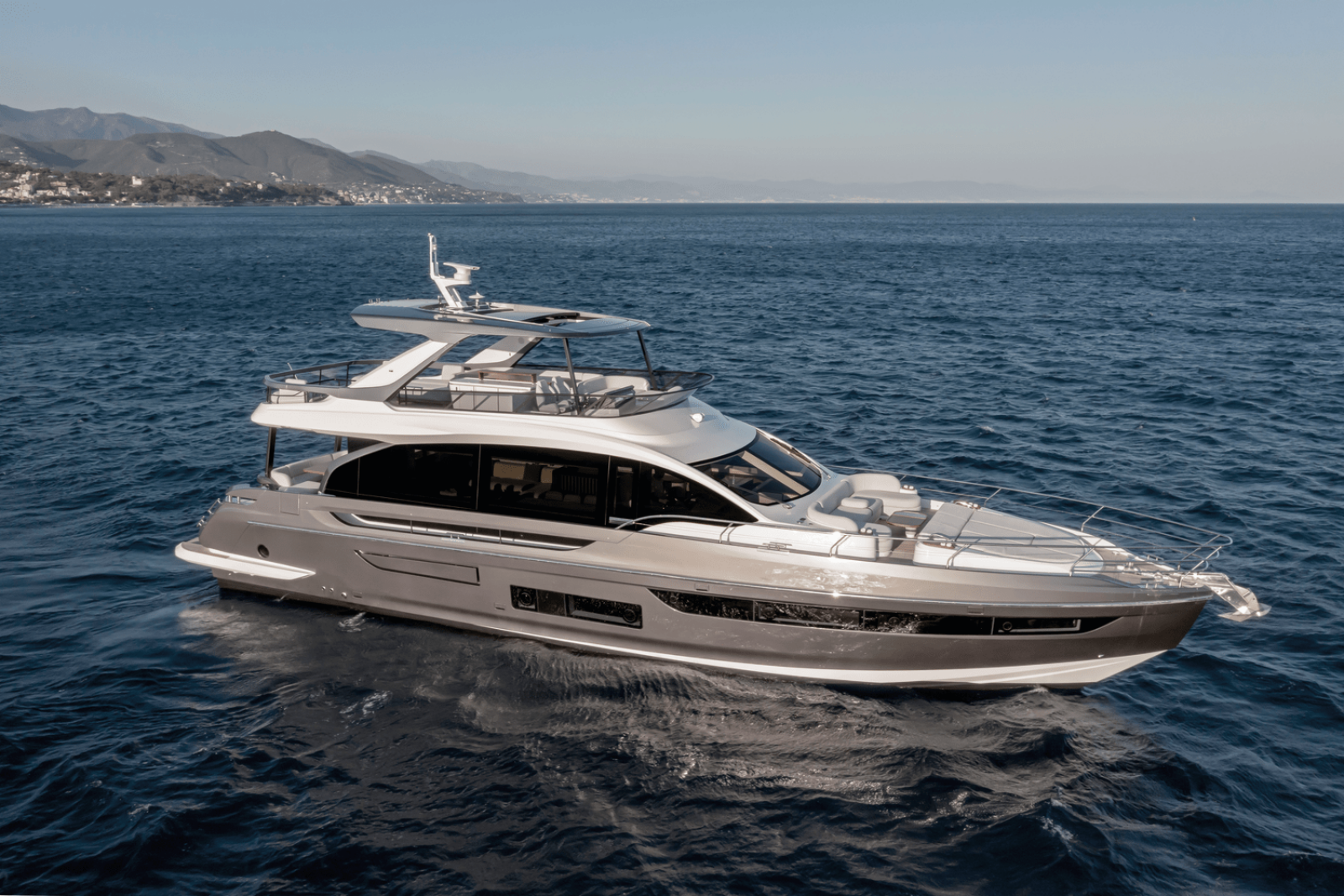 2025 Azimut Fly 72