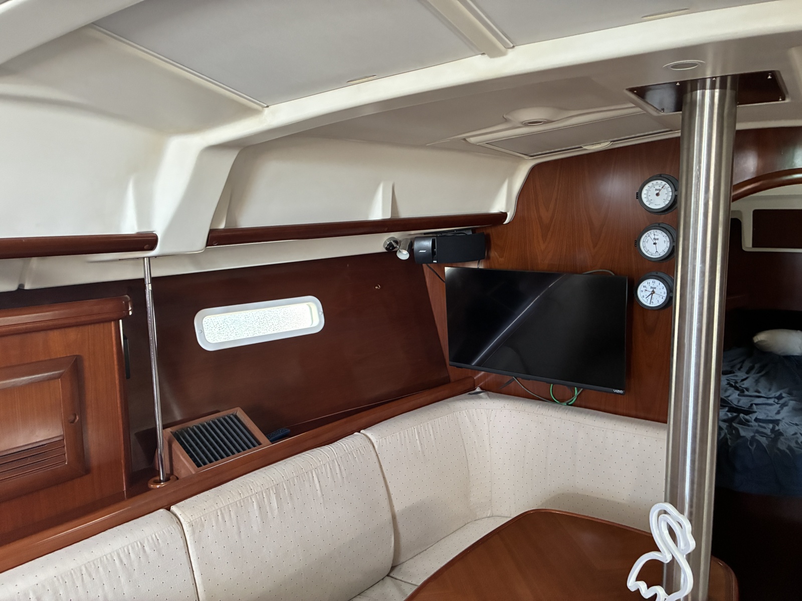 Beneteau Oceanis 373